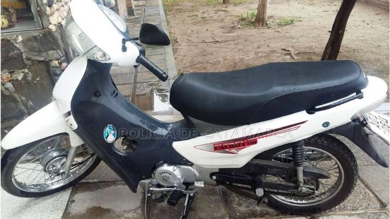 Recuperan una moto robada y demoran a un adolescente