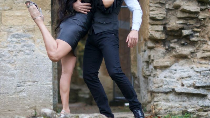 Destacada pareja de bailarines recorre el mundo con el tango