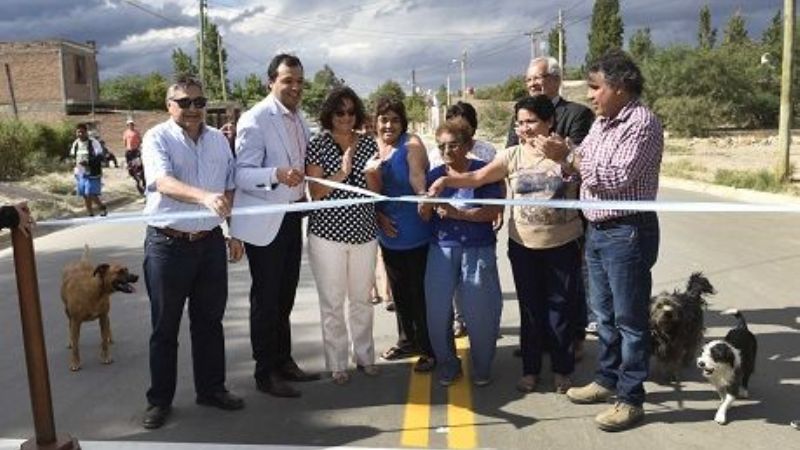 La Gobernadora entregó viviendas rurales en Santa María