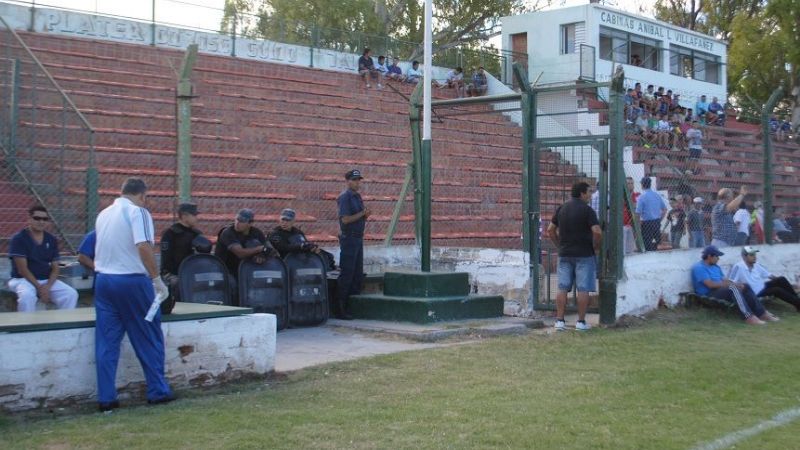 Villa Cubas ganó un partidazo, 5 a 3, pero se lo perdió la gente