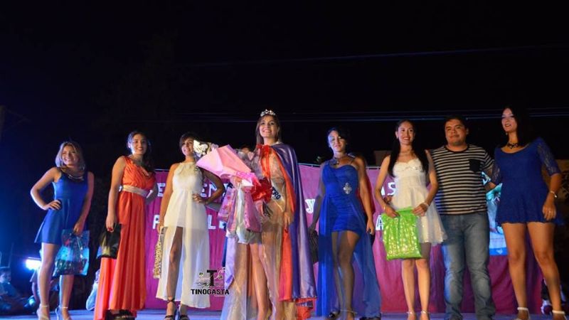 Elección de la precandidata a reina del centro en Tinogasta