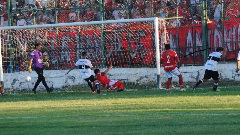 El “Rojito” se durmió y el “Negro” se lo empató: 3 a 3
