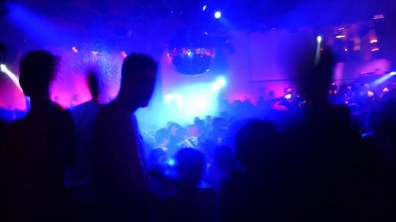 Tras un desorden, arrestan a cuatro jóvenes en un boliche