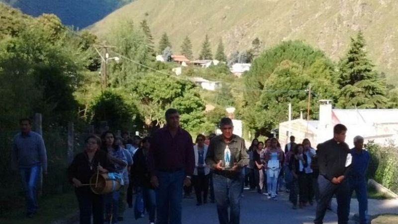 Consagraron el altar de la capilla de Alto de las Juntas