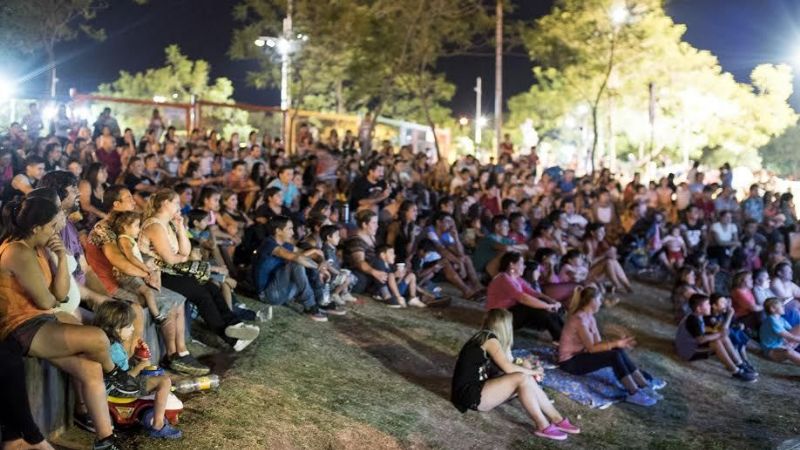 Notable aceptación del ciclo “Cine Bajo Las Estrellas”