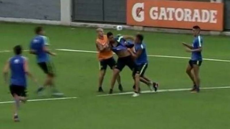 Nuevo “cabaret xeneize”: Insaurralde y Silva terminaron a las piñas