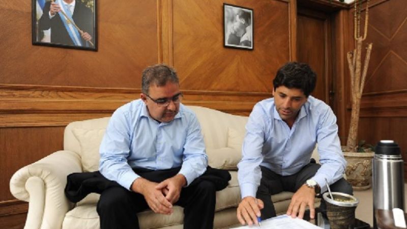 El ministro Bergman firmó el decreto para avanzar con la obra de la Planta de Tratamiento