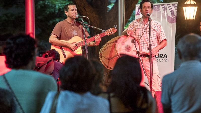 Los enamorados tuvieron su homenaje con cálidas serenatas