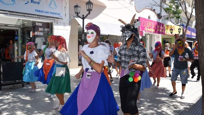 Comenzaron los festejos de carnaval en la Capital