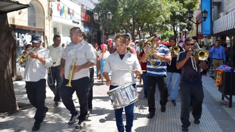 Comenzaron los festejos de carnaval en la Capital