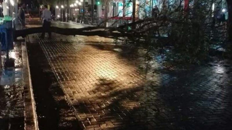 Feroz tormenta arrasó a Villa Carlos Paz