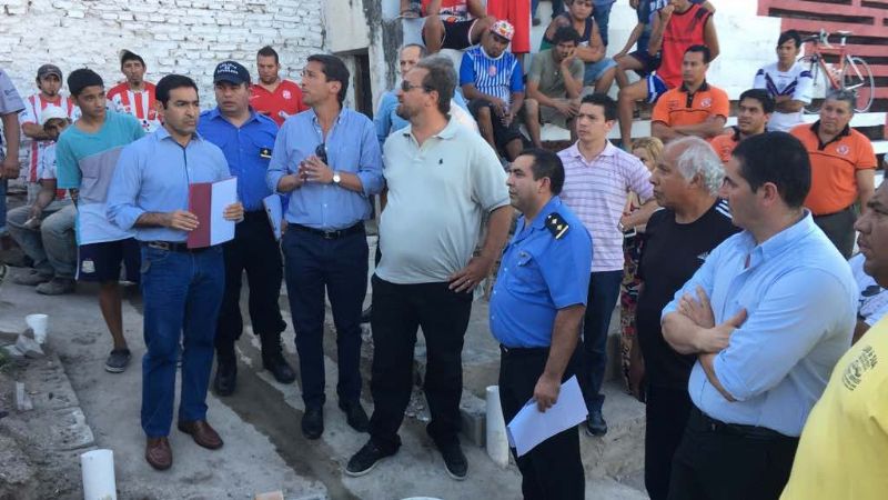 Trabajan para habilitar la cancha de Villa Cubas