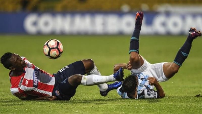 Atlético de Tucumán perdió 0-1 en la “ida” en Colombia