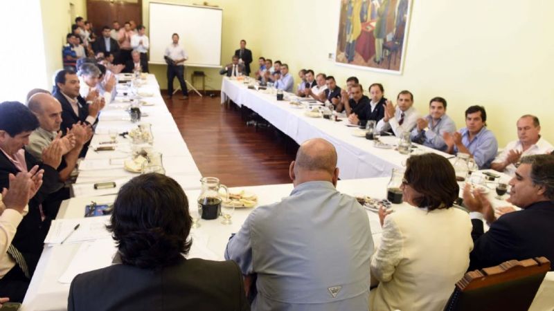 Lucía recibió a los intendentes en Casa de Gobierno