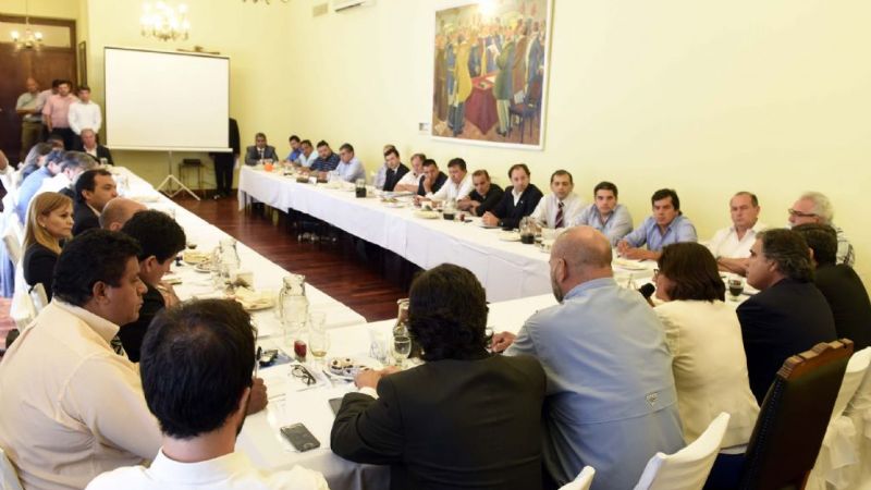 Lucía recibió a los intendentes en Casa de Gobierno