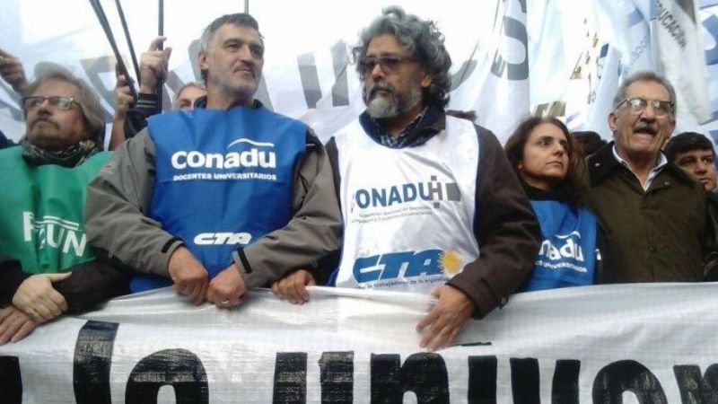 Docentes universitarios lanzan plan de lucha
