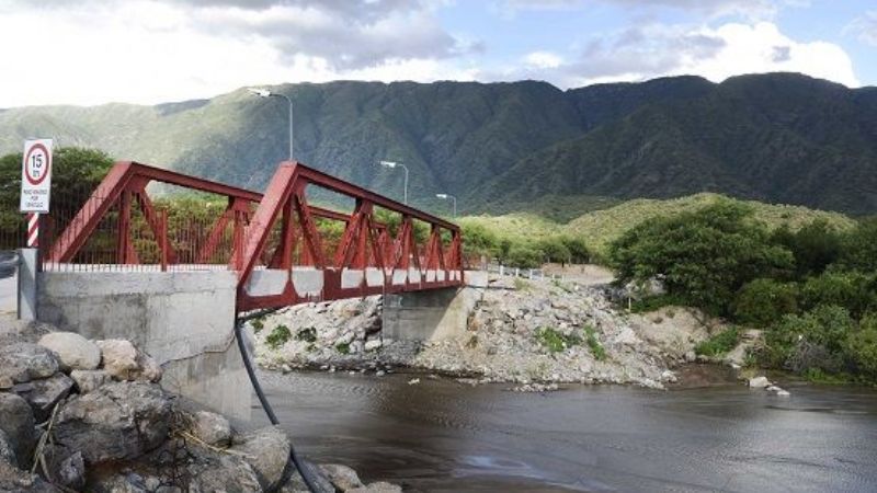 La Gobernadora inauguró el puente sobre el río Santa Cruz