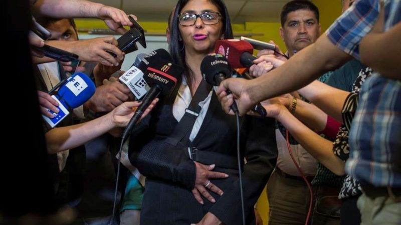 Tildan a Macri de "cipayo, cobarde y fracasado"