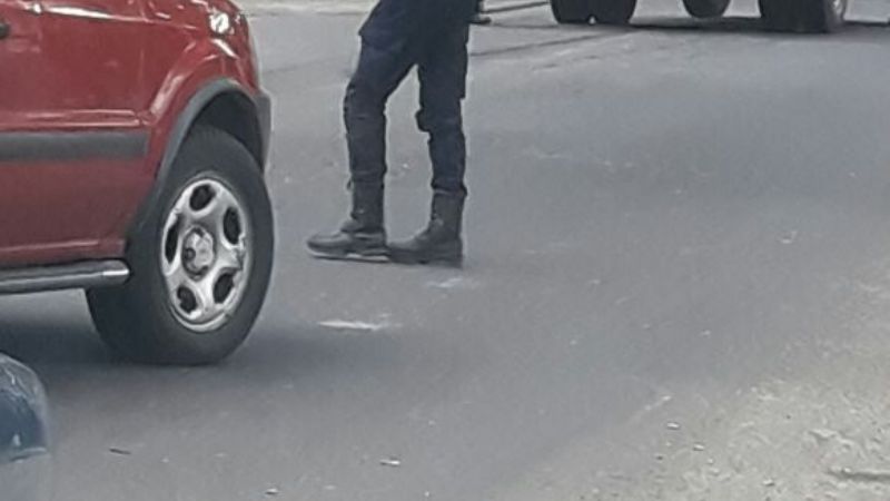 Se incendió un auto frente a Patio Palmeras