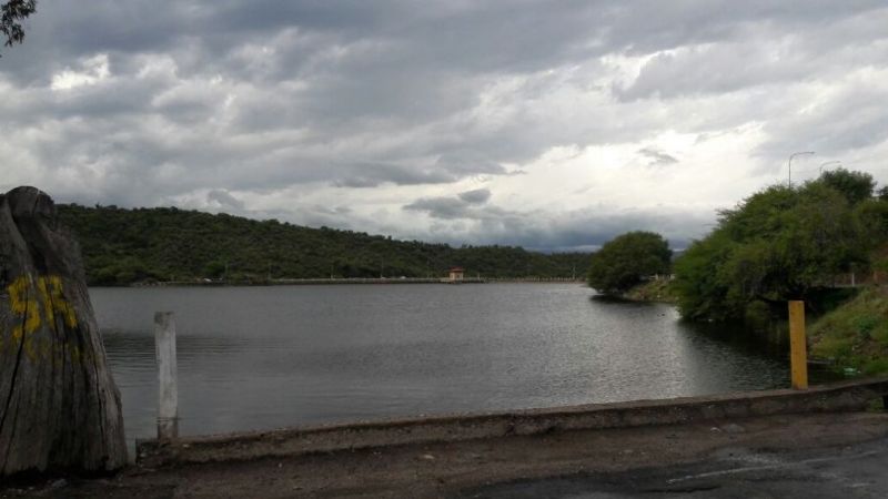 El dique El Jumeal, lleno