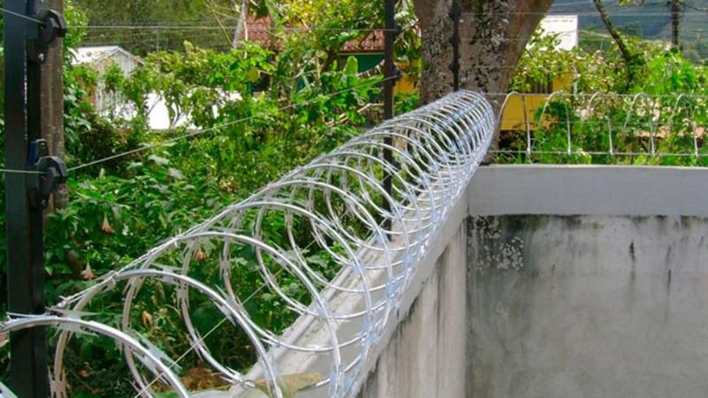 Murió al tocar la cerca de su casa, que fue electrificada por seguridad