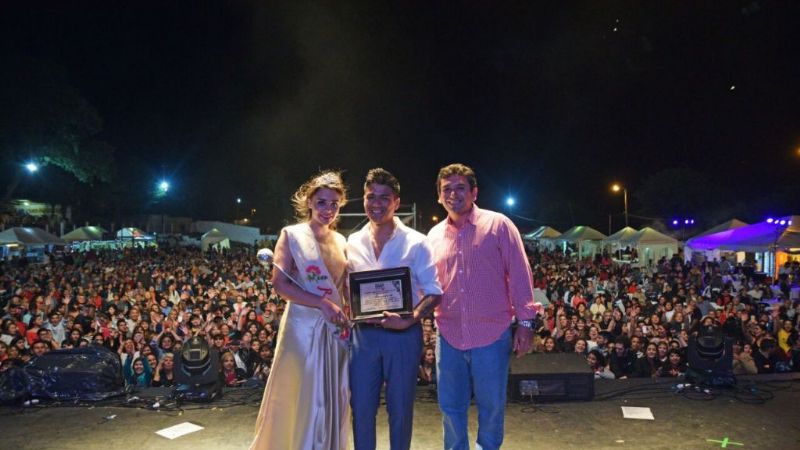 Con Américo, Peteco Carabajal y Los Sacheros cerró el “Fray de Mil Canciones”