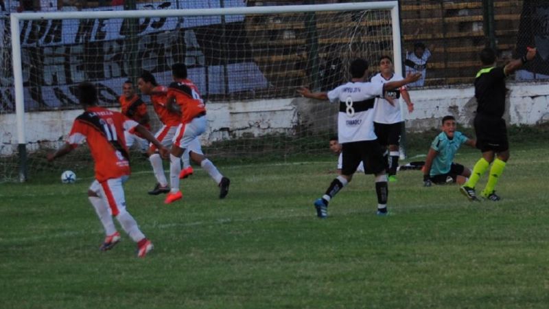 Villa Dolores venció al CAI capitalino y “mandan” los chacareros