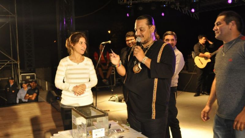 El Rodeo explotó con Lucio Rojas y el auto 0 Km. lo ganó un bombero voluntario