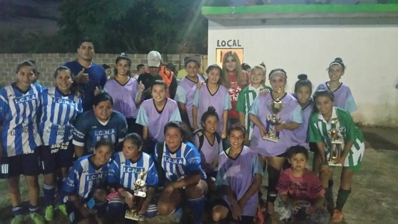 Sánchez  entregó trofeos y aporte económico al Torneo de Fútbol Femenino de Recreo