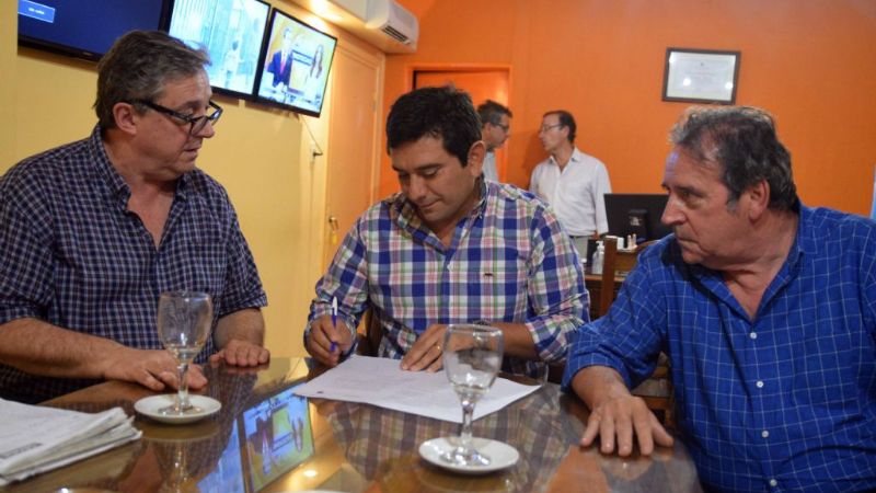 Firman acta acuerdo para el inicio de la obra de cloacas en FME