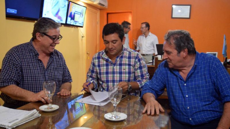 Firman acta acuerdo para el inicio de la obra de cloacas en FME