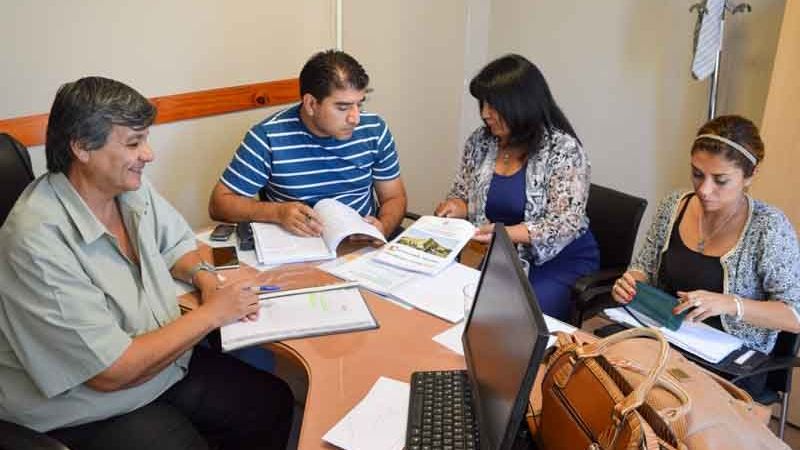 Senadores de Ambato y Paclín trabajan en conjunto con Educación Media