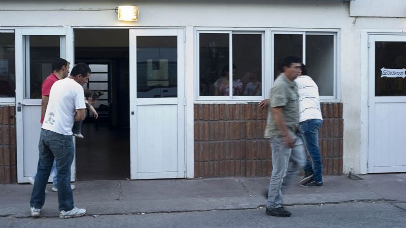 Discutió con su padre, se cortó los brazos y se fugó del hospital