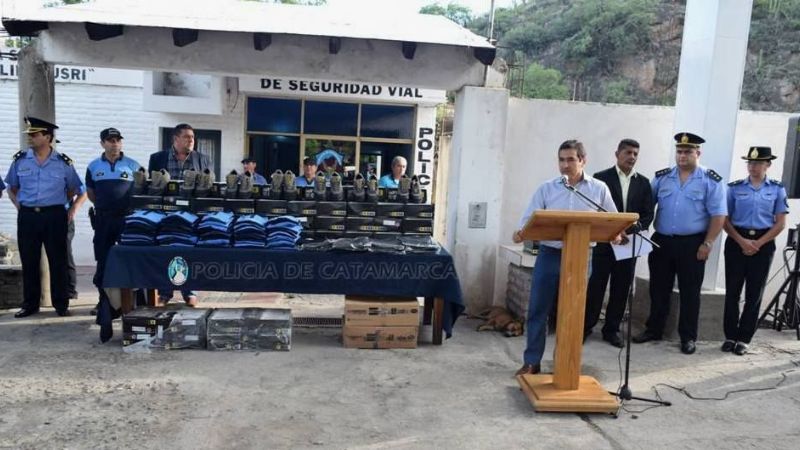 Entregaron indumentaria a efectivos de la Dirección de Seguridad Vial