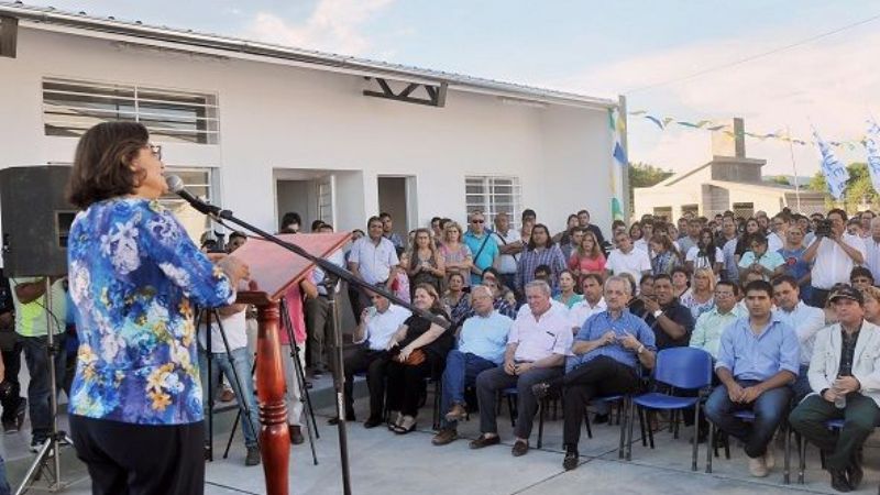 La Gobernadora inauguró el Centro de Integración Familiar