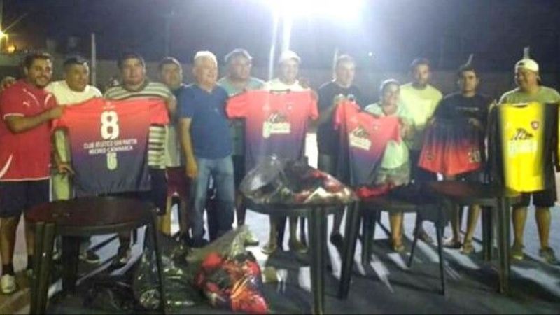 Federal C: Unión Ferroviaria donó indumentaria a San Martín