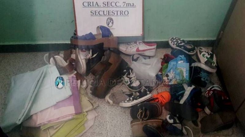 Ladrones fueron sorprendidos dentro de una casa