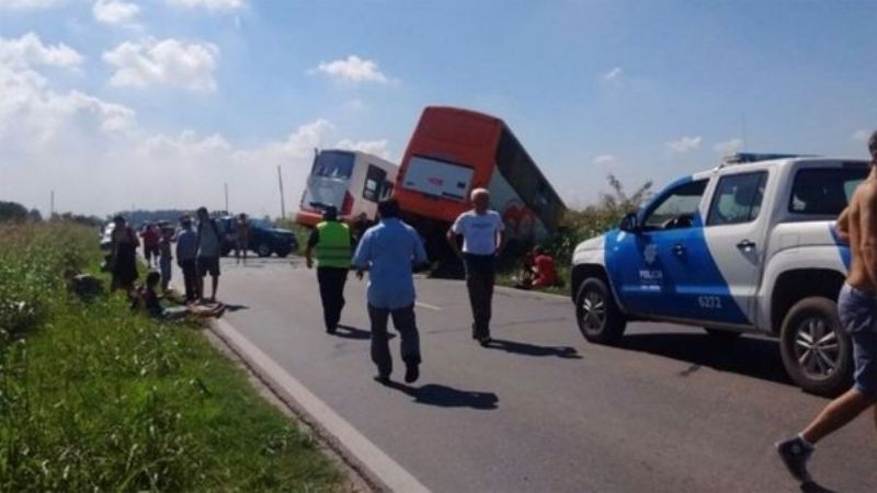 Choque de micros en Santa Fe: 13 muertos