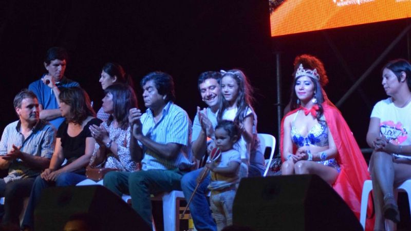 Se llevó a cabo la primera noche de "Fray de Carnavales"