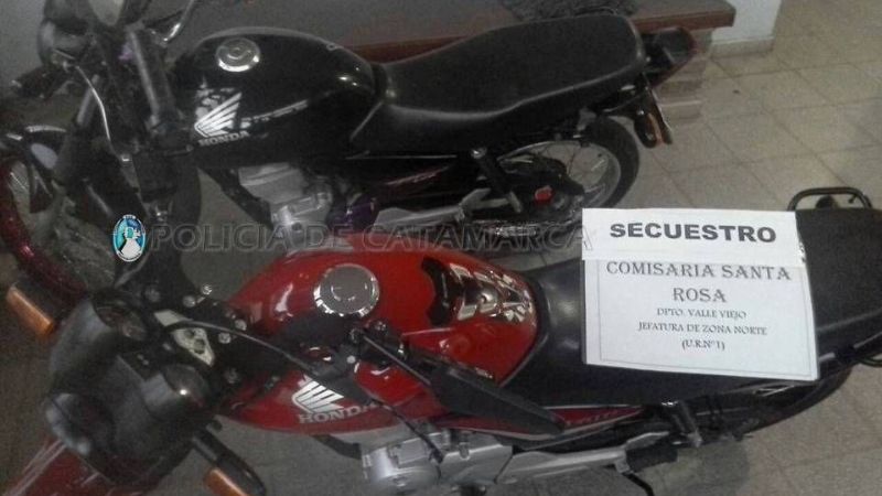 Arrestan a un joven y secuestran dos motos en la plaza El Aborigen