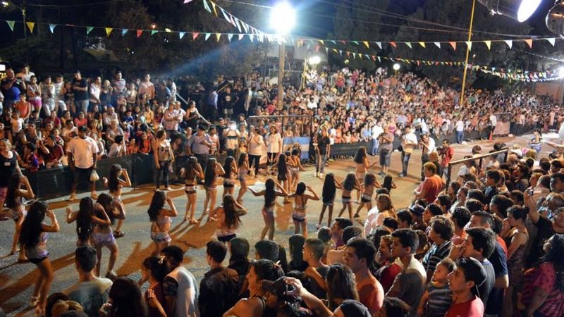 20.000 personas se hicieron presentes en "Fray de Carnavales"