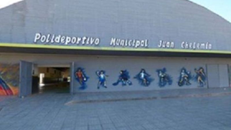 Trabajos en el polideportivo Juan Chelemín