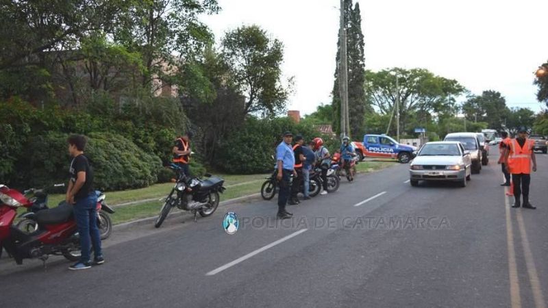 Secuestran motos en control vehicular en la Capital