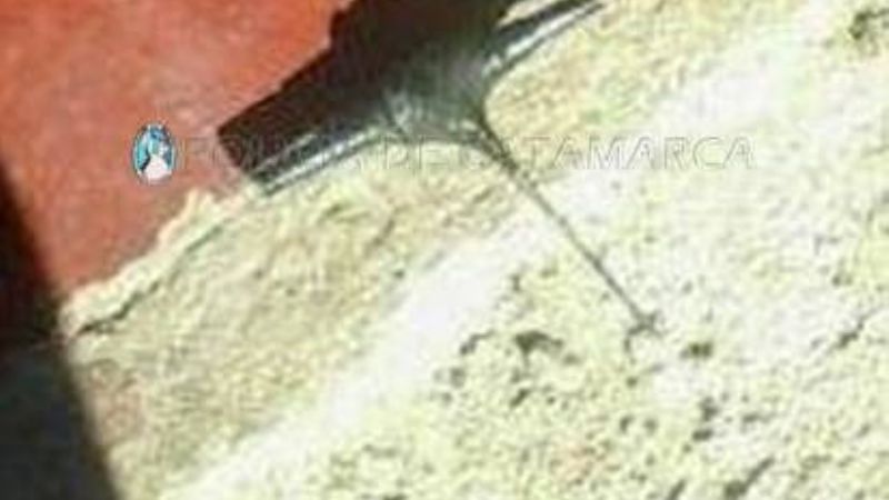 Arrestaron a un joven y demoran a un adolescente con “espadita”