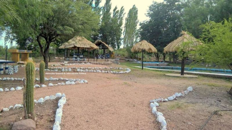 Nóblega inaugura pileta en Costa de Reyes