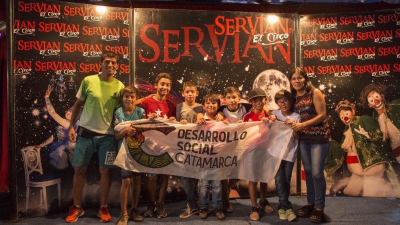 Chicos y adultos mayores disfrutaron de la magia del circo