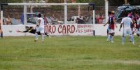 VILLALBA FRETES la clavó abajo en el gol del 