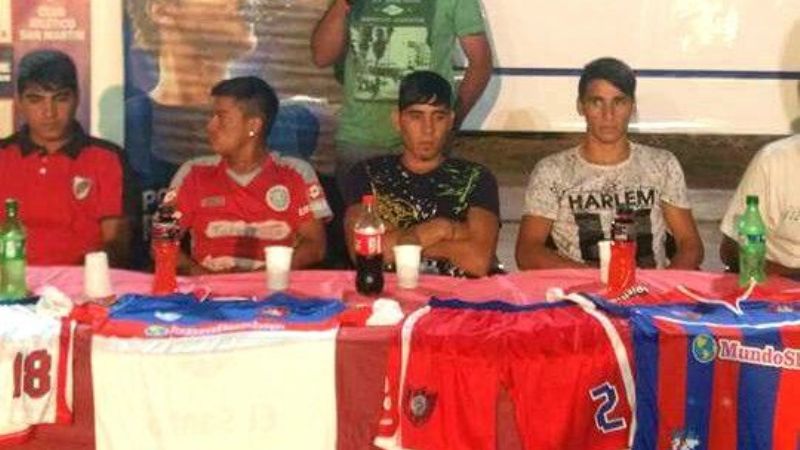 San Martín presentó indumentaria oficial