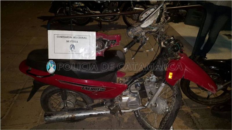 Tras un accidente, demoraron a un adolescente y secuestran una moto robada