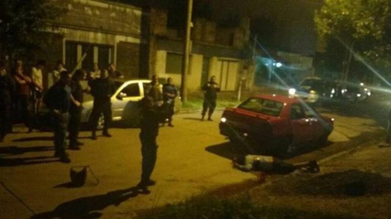 Masacre: Mató a cinco familiares, hirió a otros tres y está prófugo